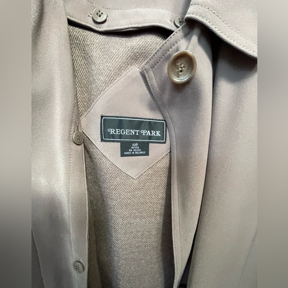 Regent Park Trench Coat. Size 10P - Picture 2 of 2